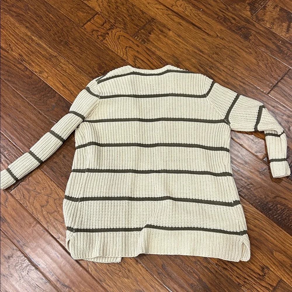 Moon and Madison size small long cardigan in cream and army green striped